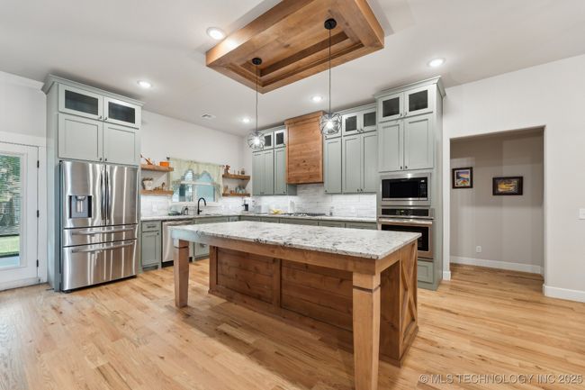 All Kitchen appliances stay with the home. | Image 9