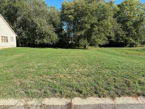 1 Bradford Dr, Chillicothe, OH, 45601-1951 | Card Image