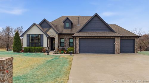 8442 Spring Creek Court, Claremore, OK, 74019 | Card Image