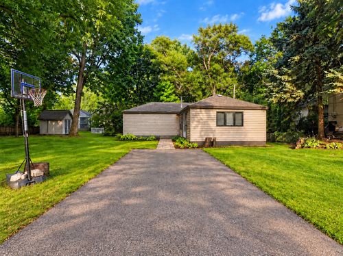24 John St, Crystal Lake, IL, 60014-6220 | Card Image