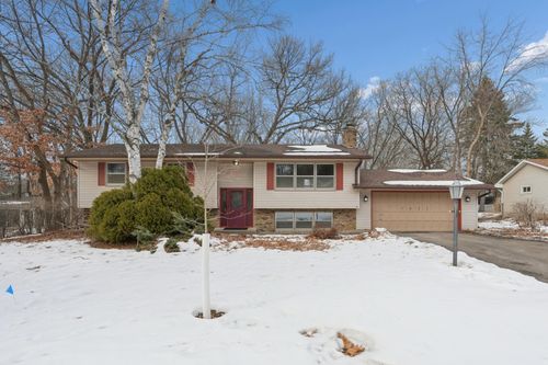 1051 Tiller Ln, Shoreview, MN, 55126-8148 | Card Image