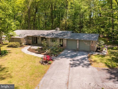 12 Woodland Cir, DOWNINGTOWN, PA, 19335-3347 | Card Image