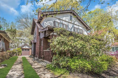 116 82nd Rd, Kew Gardens, NY, 11415-1431 | Card Image