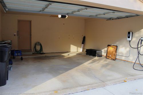 13-30810 Misty Pines Dr, Farmington Hills, MI, 48336-1253 | Card Image