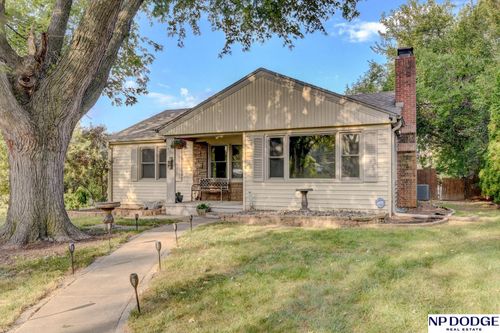 702 N 75th St, Omaha, NE, 68114-3124 | Card Image