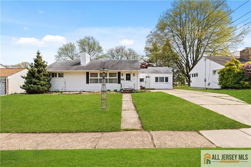 126 Villanova Dr, LAWRENCE, NJ, 08648-4441 | Card Image