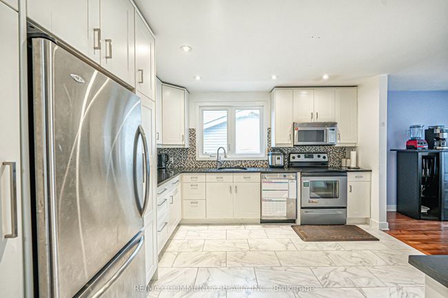 702 Castleguard Cres, House other with 4 bedrooms, 2 bathrooms and 4 parking in Burlington ON | Image 13