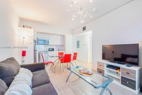 apt-203-1611 Meridian Ave, Miami Beach, FL, 33139-2811 | Card Image