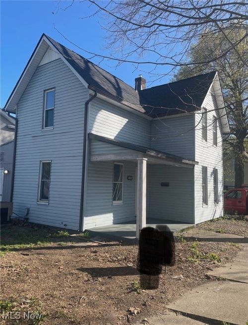 136 W 7th St, Dover, OH, 44622-2844 | Card Image