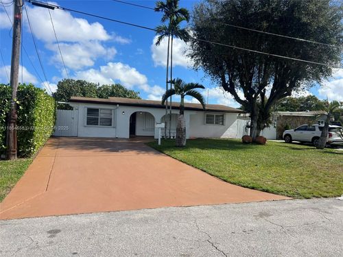 2601 Acapulco Dr, Miramar, FL, 33023-4703 | Card Image