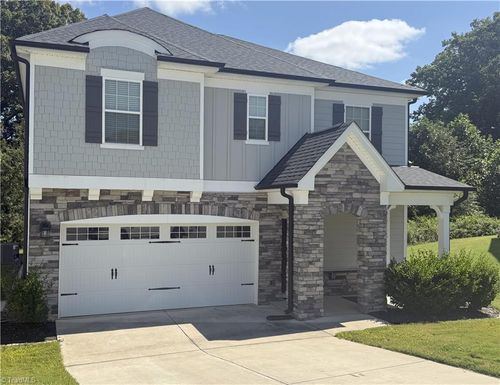 4605 Fairway Run Dr, Pfafftown, NC, 27040-9285 | Card Image