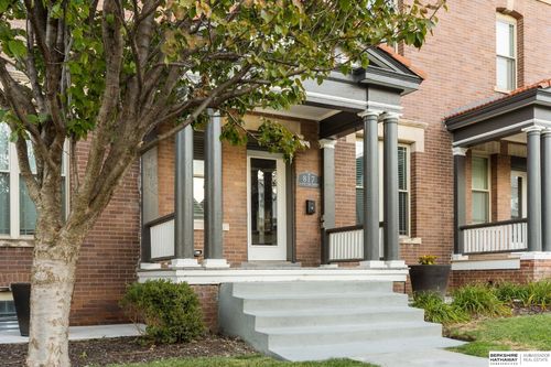 817 S 33rd St, Omaha, NE, 68105-2003 | Card Image