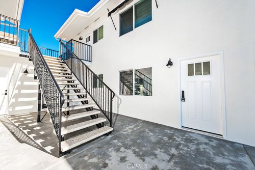 c-557 N Olive St, Orange, CA, 92866 | Card Image