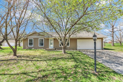 1113 S Herriott Ct, Mahomet, IL, 61853-8919 | Card Image