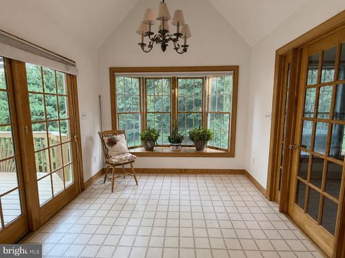 7386 Stuart Cir, WARRENTON, VA, 20187-4548 | Card Image