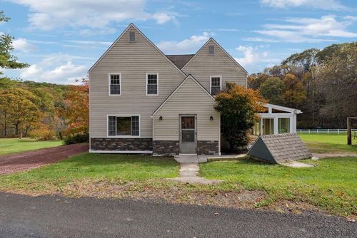 1086 Quecreek Rd, Somerset, PA, 15501-7303 | Card Image