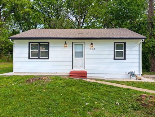 1324 N 52nd Ct, Kansas City, KS, 66102-1408 | Card Image
