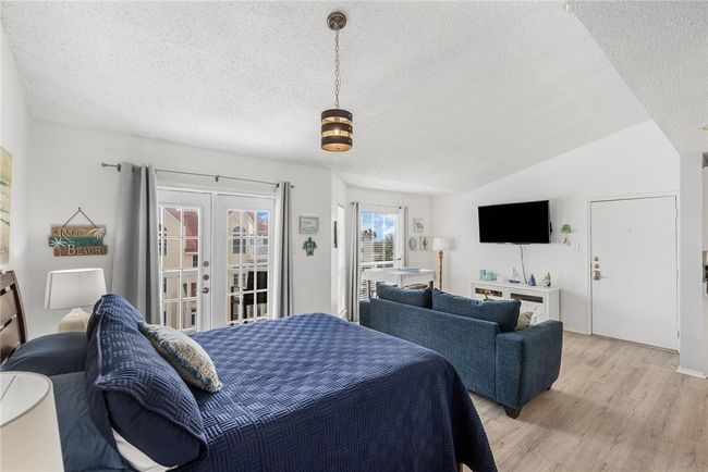 This studio condo is soooo comfortable! | Image 17