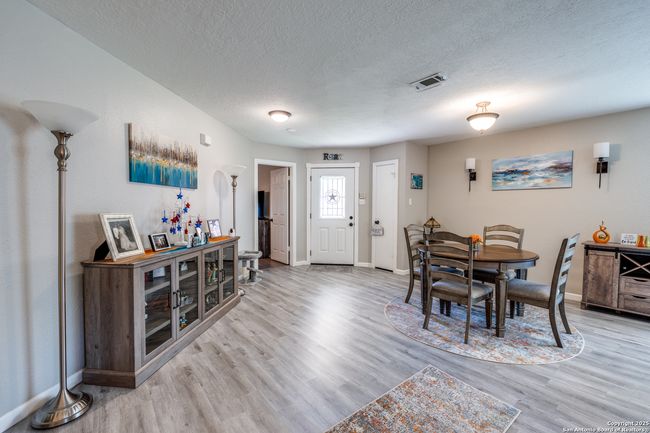 9814 Autumn Dawn, House other with 3 bedrooms, 2 bathrooms and null parking in Converse TX | Image 8