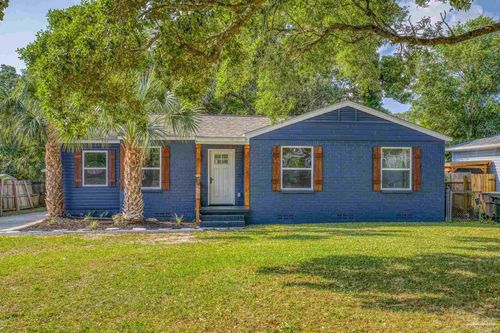 107 Nw Gilliland Rd, Pensacola, FL, 32507-3774 | Card Image
