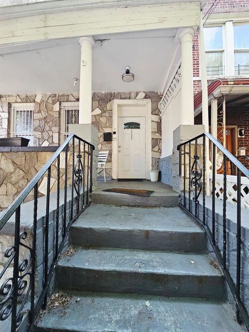 662 Warwick St, Brooklyn, NY, 11207-5663 | Card Image