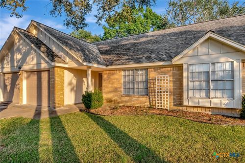 111 Concord Ln, Victoria, TX, 77901-3607 | Card Image