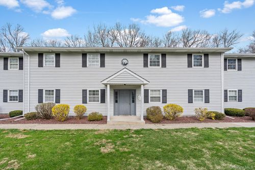 apt-d-12 Field Ct, Fishkill, NY, 12524-2613 | Card Image