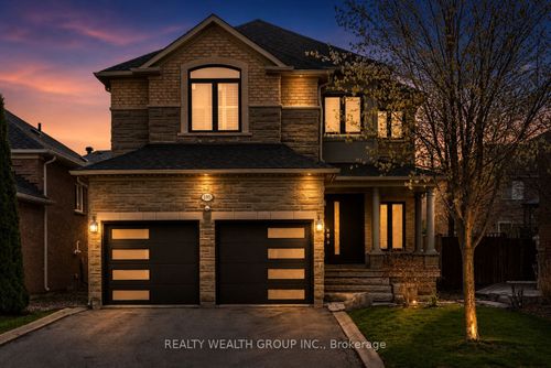 185 Regency View Hts, Maple, ON, L6A3V3 | Card Image