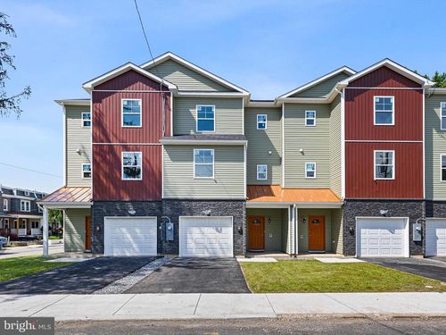 592 W 30th St, WILMINGTON, DE, 19802-3064 | Card Image