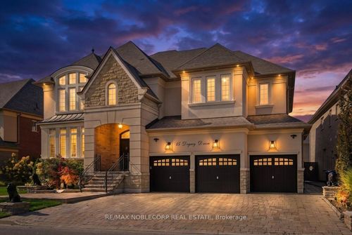 15 Degrey Dr, Brampton, ON, L6P3T6 | Card Image