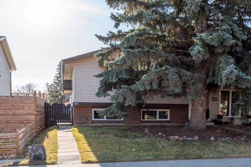 43 Midridge Gdns Se, Calgary, AB, T2X1C4 | Card Image