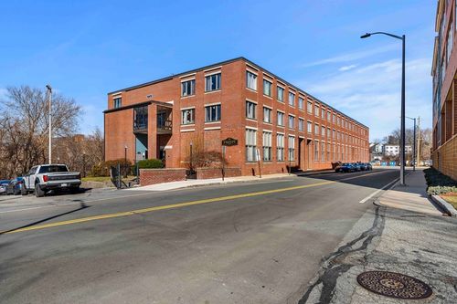 apt-15-128 Warren St, Lowell, MA, 01852-2229 | Card Image