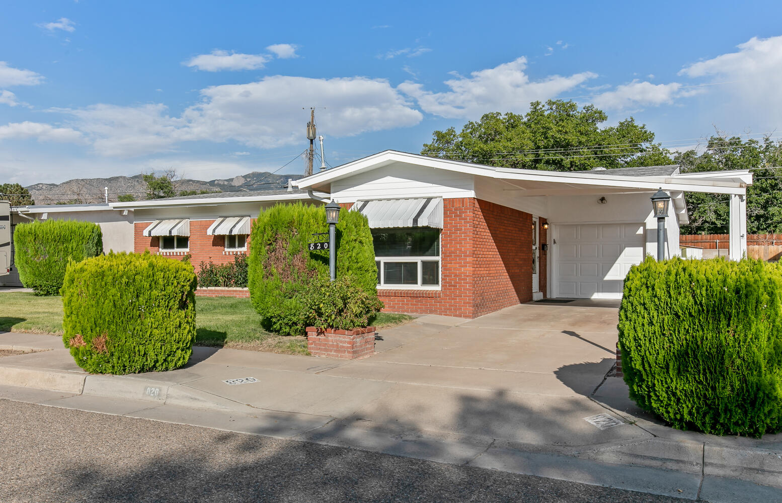 Claudine St, Albuquerque, NM 87123