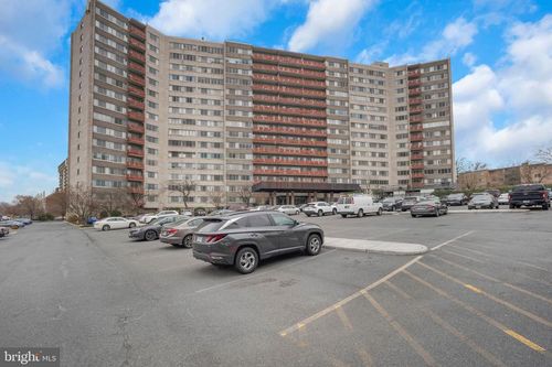 700-5340 Holmes Run Pkwy, ALEXANDRIA, VA, 22304-2818 | Card Image