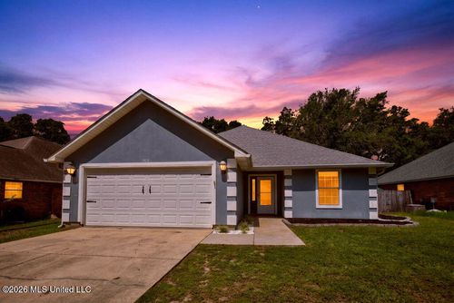 1517 Porpoise Dr, Ocean Springs, MS, 39564-7595 | Card Image
