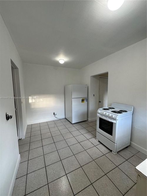 1440-1436 Nw 39th St, Miami, FL, 33142-4835 | Card Image