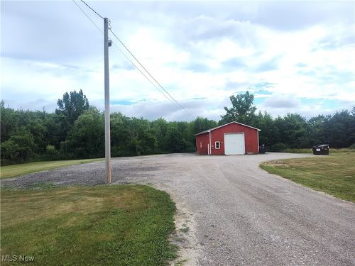 136 E Under Ridge Rd, Conneaut, OH, 44030-9661 | Card Image
