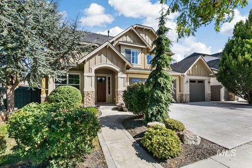 5214 S Wayland Ave, Meridian, ID, 83642-4483 | Card Image