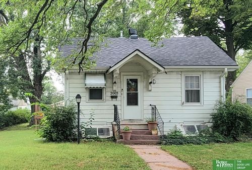 2003 N Grant Avenue, York, NE, 68467 | Card Image