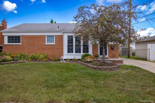 32532 Sandra Ln, Westland, MI, 48185-1562 | Card Image