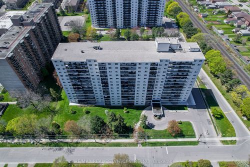 704-1100 Caven St, Mississauga, ON, L5G4N3 | Card Image