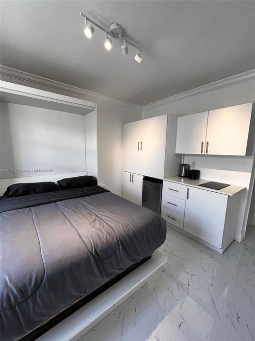 apt-15-1455 Michigan Ave, Miami Beach, FL, 33139-3871 | Card Image