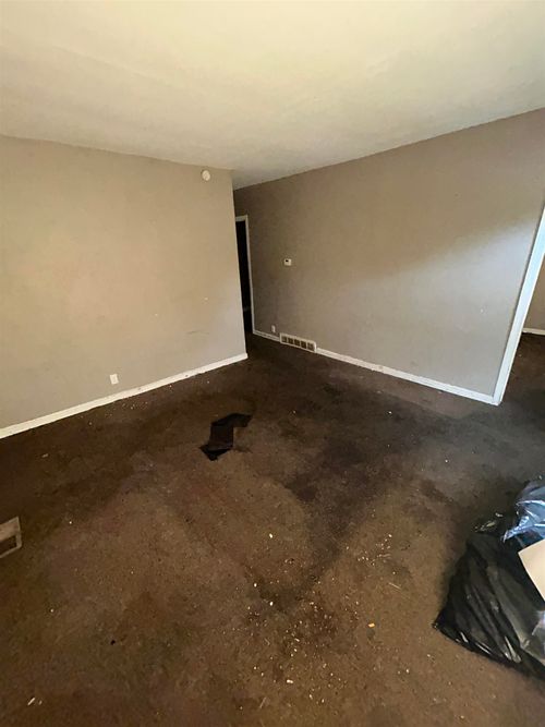 825 Vermilya Ave, Flint, MI, 48507-1726 | Card Image