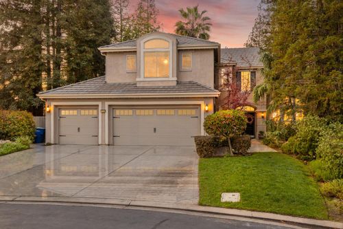 10340 N Sinclair Cir, Fresno, CA, 93730-3486 | Card Image