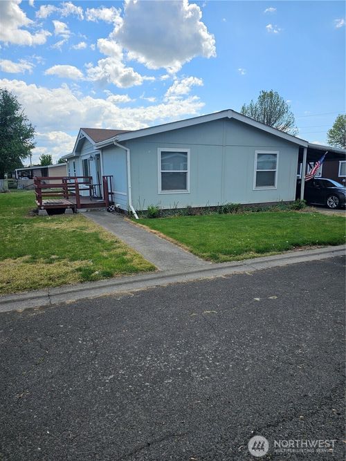 938 Ne Empire St, College Place, WA, 99324-2003 | Card Image