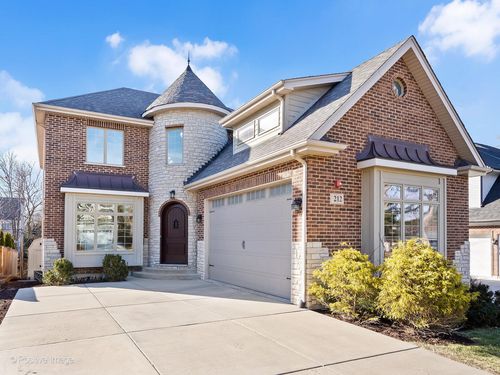 212 Holmes Ave, Clarendon Hills, IL, 60514-1418 | Card Image