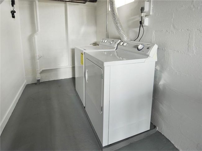 Bsmt Laundry area | Image 16