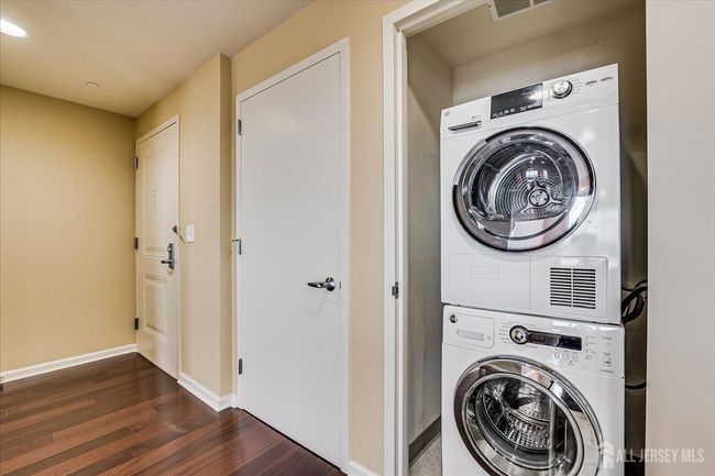 APT-2107 - 110 Somerset St, Townhouse with 2 bedrooms, 2 bathrooms and null parking in New Brunswick NJ | Image 21