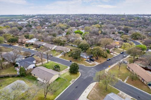 6811 Wake Forest Ln, Austin, TX, 78723-2847 | Card Image