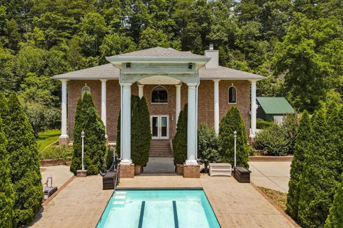 1211 White Rd, Bon Aqua, TN, 37025-5107 | Card Image